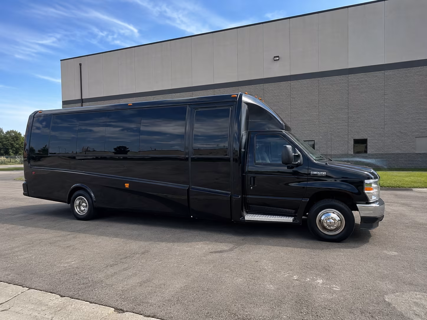 Denver Airport Shuttle & Transportation party bus exterior