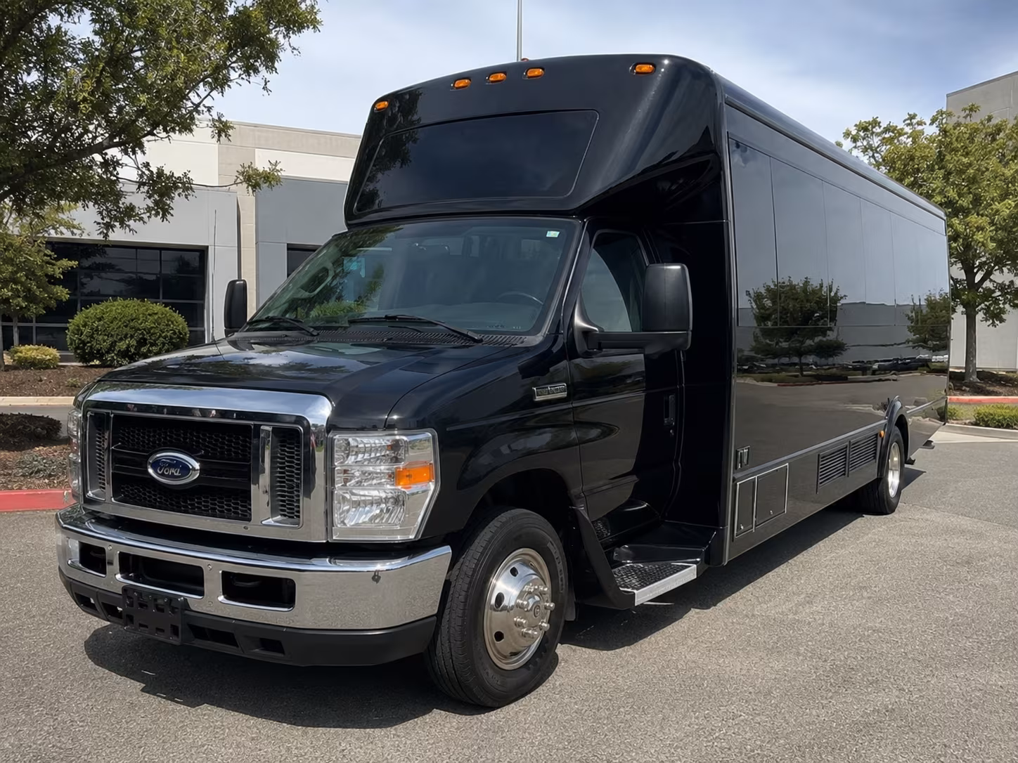 Denver Birthday, Sweet 16, & Quinceañera Transportation party bus exterior